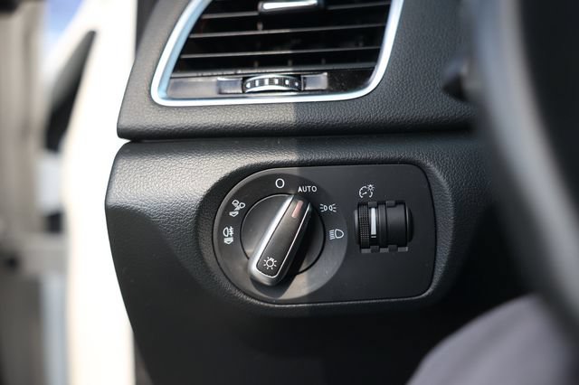 Used 2018 Audi Q3 2.0T Premium FWD image 45