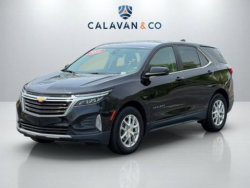 Used 2022 Chevrolet Equinox LT w/ Driver Convenience Package image 2