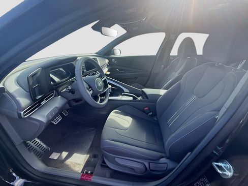 New 2026 Hyundai Elantra Sport FWD image 14