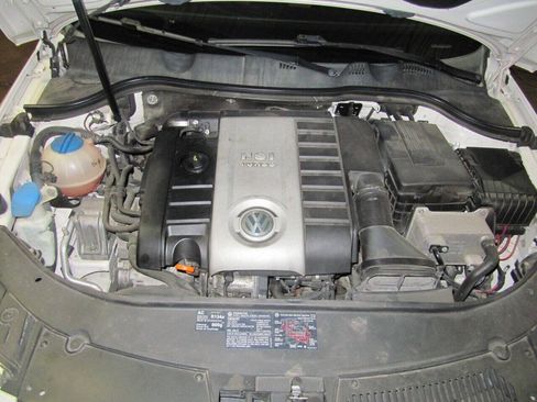 Used 2006 Volkswagen Passat Value Edition FWD image 22