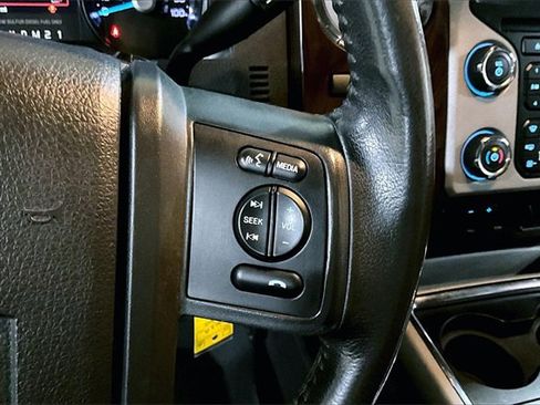 Used 2015 Ford F250 Lariat w/ Lariat Interior Package image 23
