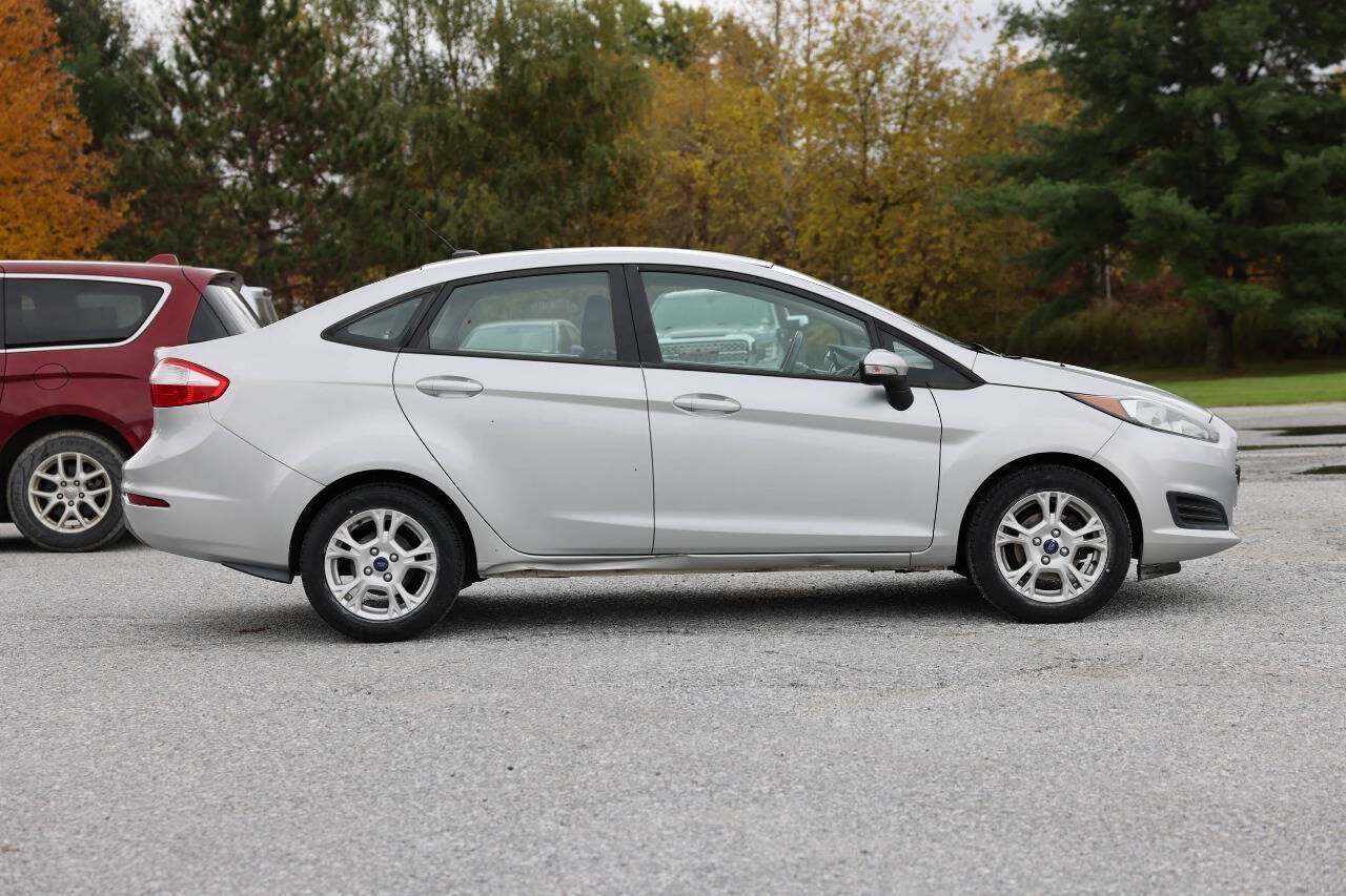 Used 2015 Ford Fiesta SE FWD image 6