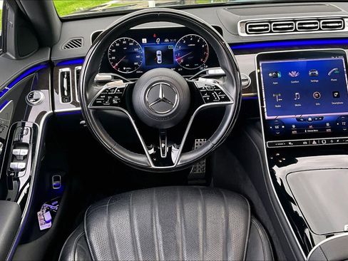 Used 2023 Mercedes-Benz S 500 4MATIC w/ AMG Line image 5