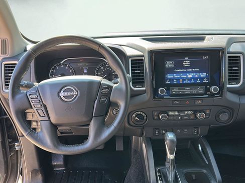 Used 2024 Nissan Frontier SV AWD/4WD image 7