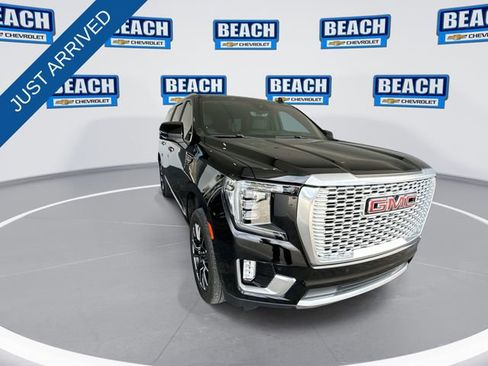 Used 2024 GMC Yukon XL Denali w/ Denali Reserve Package image 2
