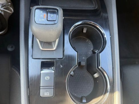 Used 2023 Nissan Rogue S AWD/4WD image 23
