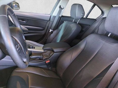 Used 2017 BMW 320i Sedan RWD image 17