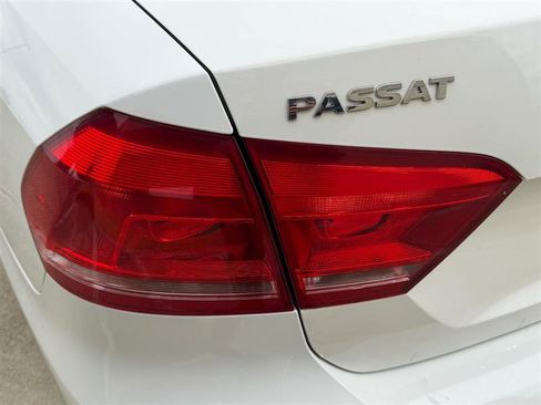 Used 2015 Volkswagen Passat 1.8T Limited Edition FWD image 18