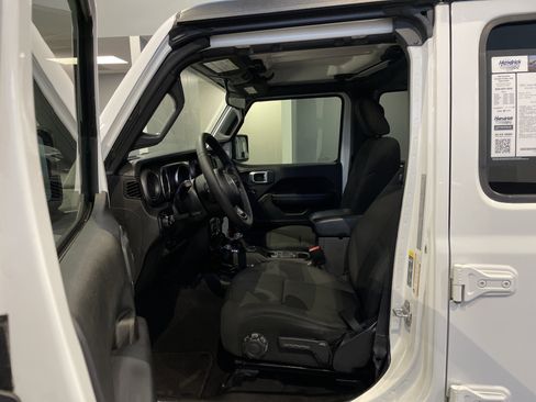Used 2021 Jeep Wrangler Unlimited Sport AWD/4WD image 16