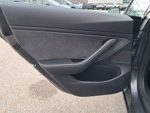 Used 2018 Tesla Model 3 Performance image 12