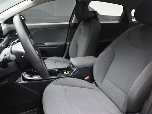 Used 2025 Kia K4 FWD image 18