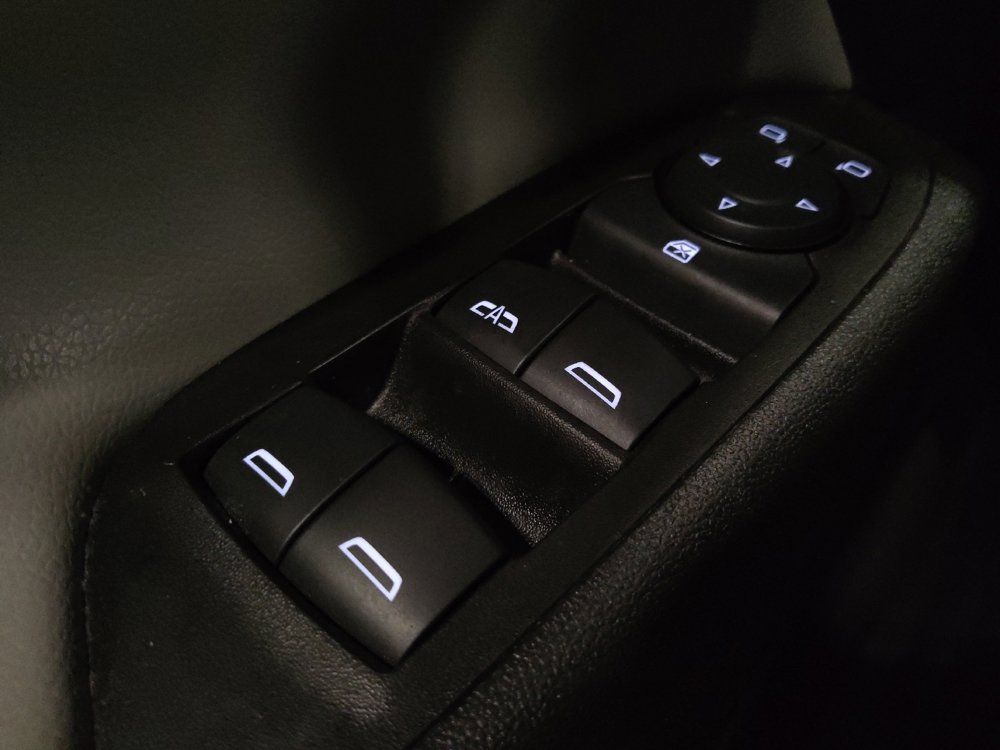 Used 2020 Chevrolet Equinox LS FWD image 27