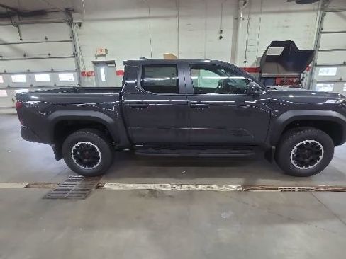 New 2026 Toyota Tacoma TRD Off-Road AWD/4WD image 4