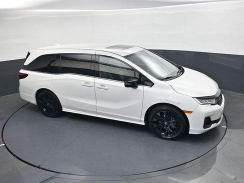 Used 2025 Honda Odyssey Sport-L image 18
