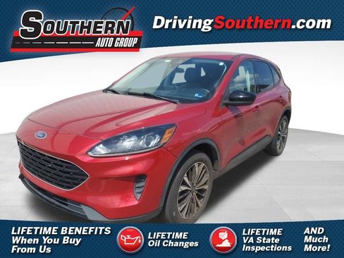 Used 2021 Ford Escape SE w/ SE Sport Appearance Package AWD/4WD image 1
