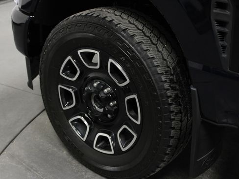 Used 2025 Ford F250 Platinum image 10