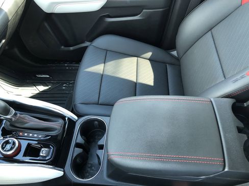 Used 2024 GMC Canyon AT4X image 17