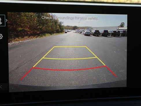 New 2025 Kia Sorento LX image 10