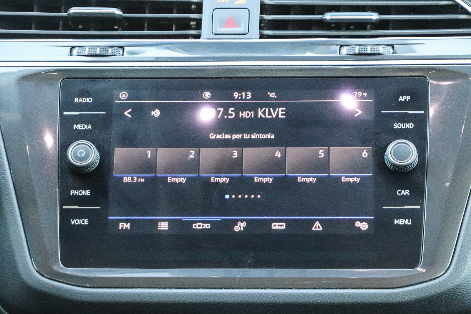 Used 2023 Volkswagen Tiguan SE FWD image 15