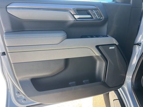 Used 2025 Chevrolet Silverado 1500 ZR2 w/ Technology Package image 13