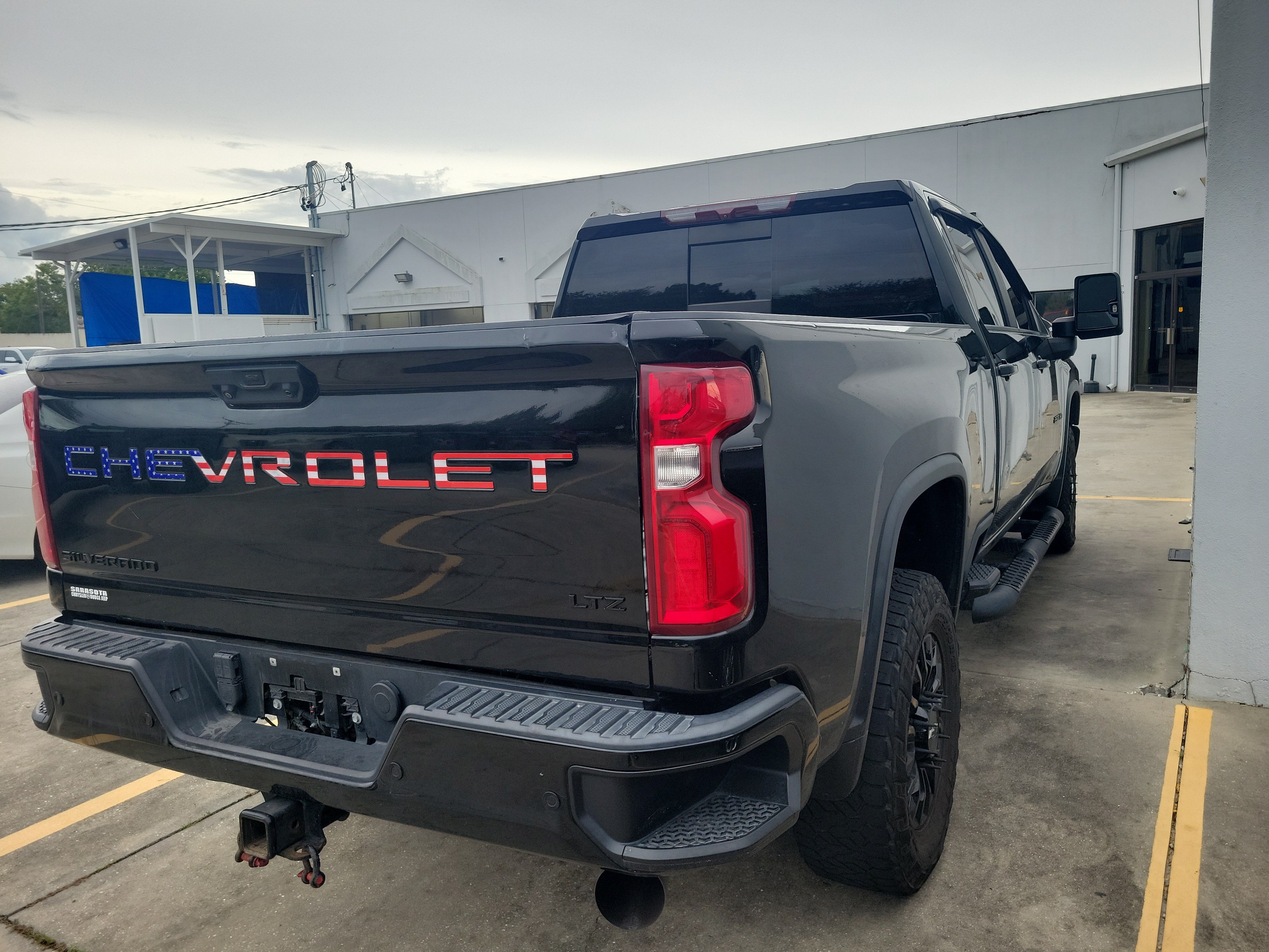 Used 2022 Chevrolet Silverado 2500 LTZ w/ LTZ Plus Package AWD/4WD image 9