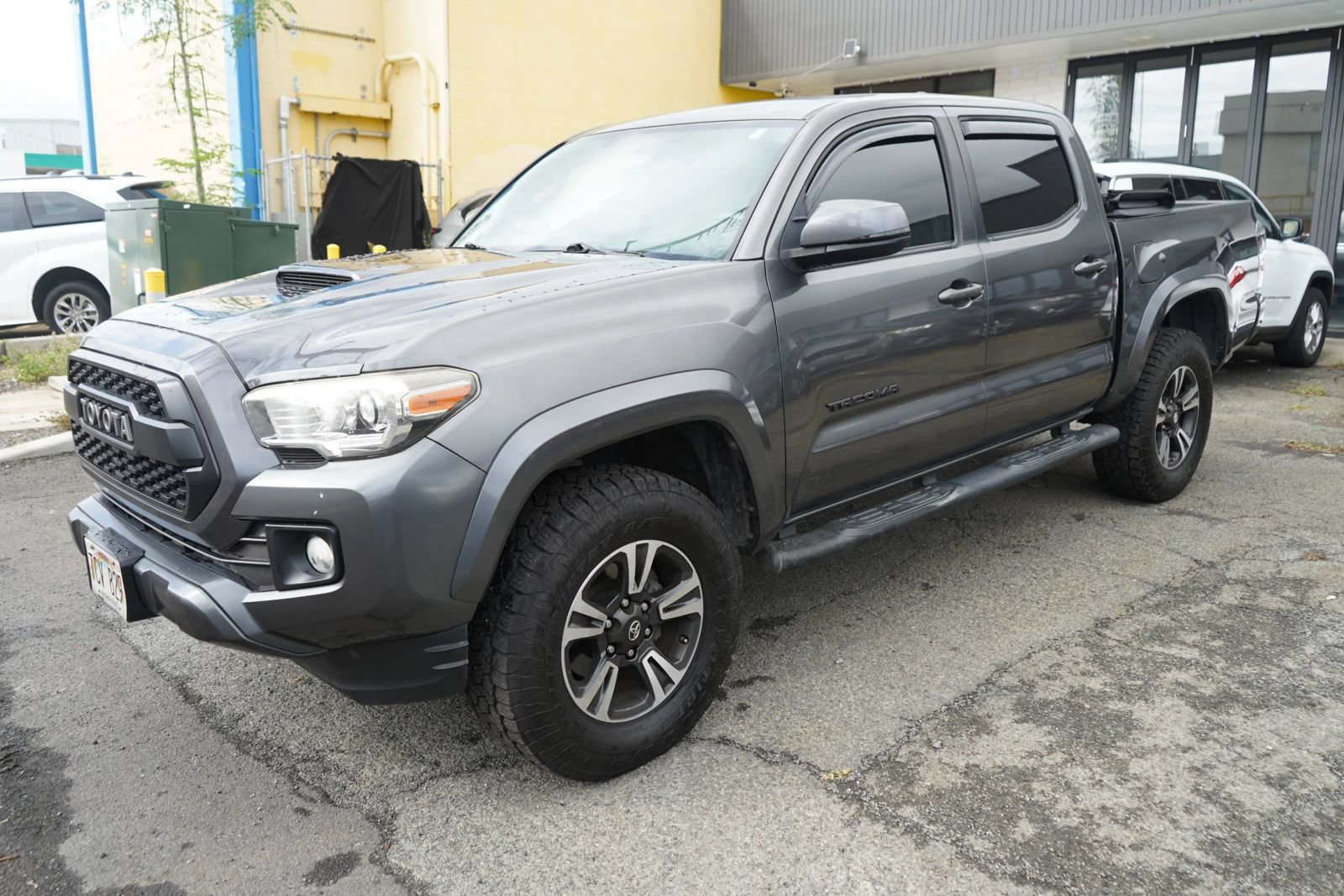 Used 2017 Toyota Tacoma TRD Sport RWD image 5