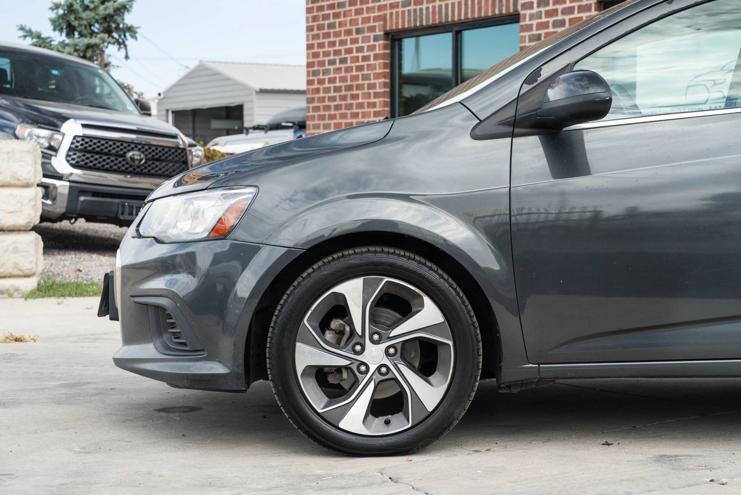 Used 2019 Chevrolet Sonic Premier FWD image 4