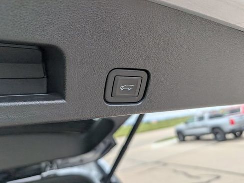 Used 2026 GMC Acadia Elevation w/ Elevation Premium Package AWD/4WD image 11