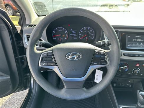 Used 2021 Hyundai Accent SE image 10
