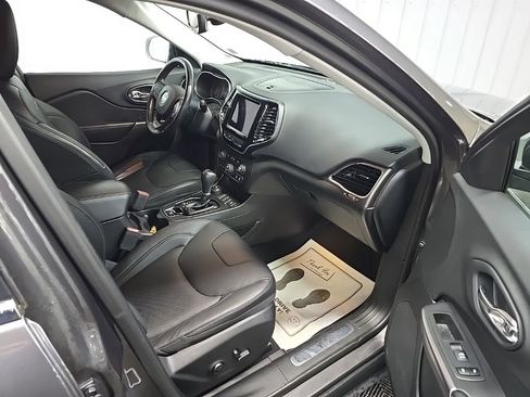 Used 2019 Jeep Cherokee Limited image 14