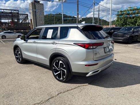 Used 2024 Mitsubishi Outlander SE AWD/4WD image 3