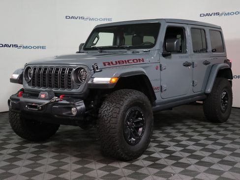 Used 2024 Jeep Wrangler Unlimited Rubicon AWD/4WD image 12