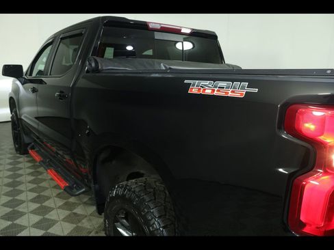 Used 2021 Chevrolet Silverado 1500 LT Trail Boss w/ LT Trail Boss Premium Package image 19