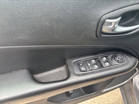 Used 2019 Jeep Compass Latitude w/ Cold Weather Group image 16
