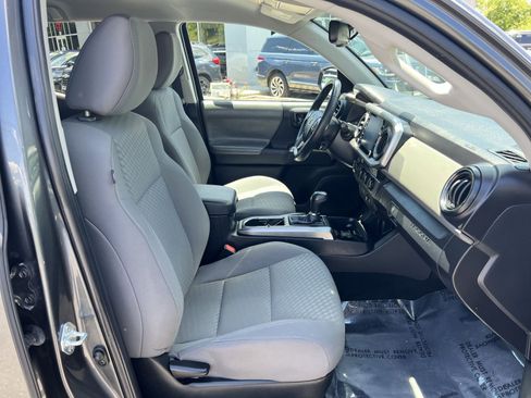 Used 2023 Toyota Tacoma SR5 AWD/4WD image 25