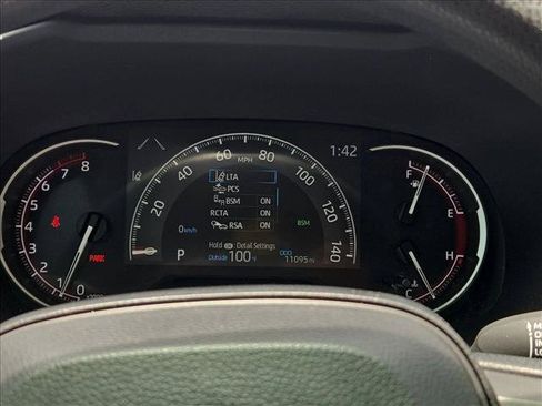 Used 2025 Toyota RAV4 XLE FWD image 11
