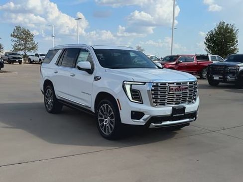 New 2026 GMC Yukon Denali w/ Denali Reserve Package RWD image 3