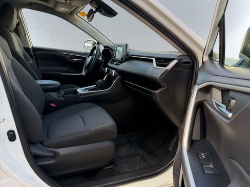 Used 2021 Toyota RAV4 XLE image 20