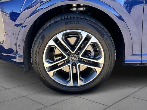 Certified 2025 Audi Q5 Premium w/ Convenience Package image 10