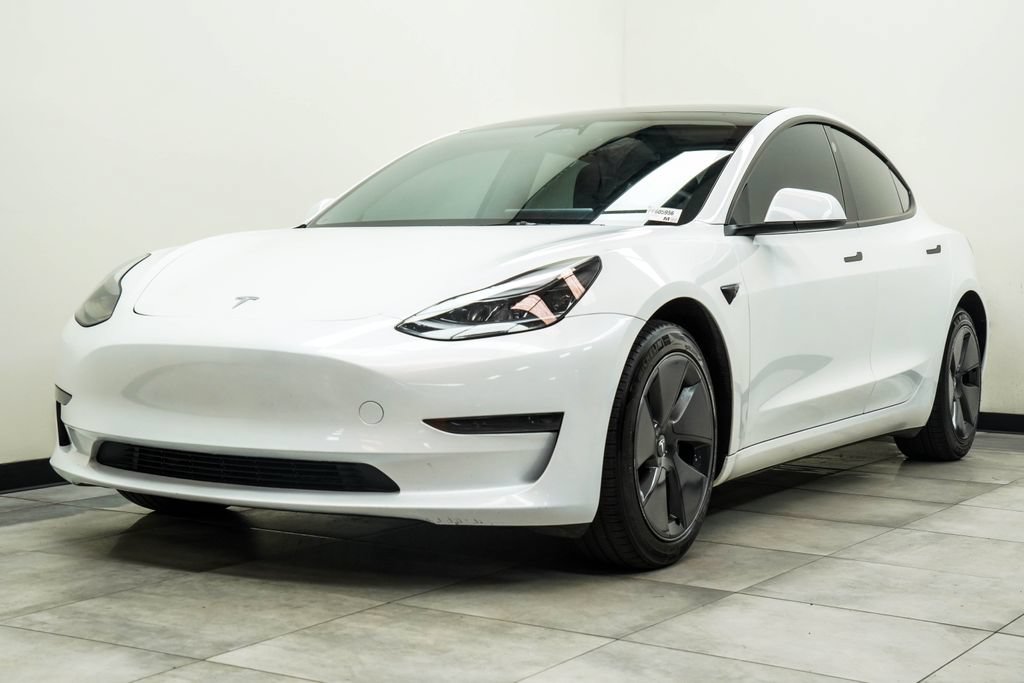 Used 2023 Tesla Model 3 Standard Range RWD image 9