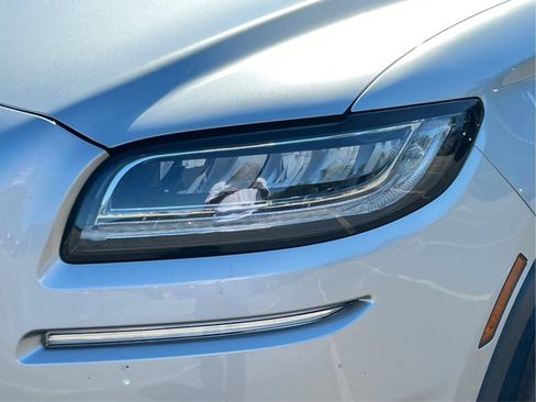 Used 2023 Lincoln Nautilus AWD w/ Premium Package image 32