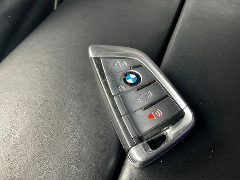 Used 2022 BMW 750i xDrive w/ Executive Package image 12