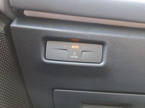 New 2026 Volkswagen Tiguan SE R-Line image 15