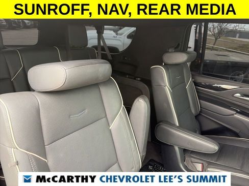 Used 2023 Cadillac Escalade ESV Sport w/ LPO, ONYX Package image 40