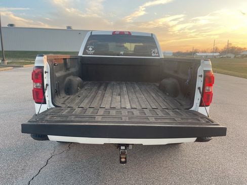 Used 2017 GMC Sierra 1500 SLE w/ SLE Value Package image 3