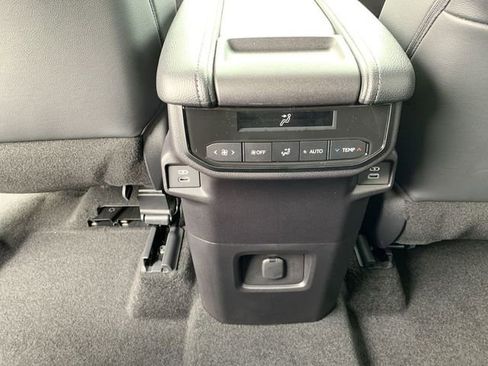 Used 2026 Toyota Grand Highlander XLE image 32