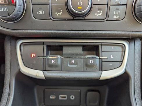 Used 2022 GMC Terrain SLE w/ Driver Convenience Package image 13