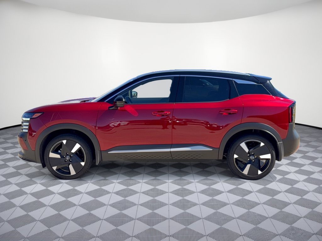 Used 2025 Nissan Kicks SR w/ SR Premium Package AWD/4WD image 2
