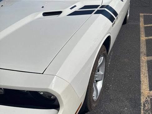 Used 2009 Dodge Challenger R/T RWD image 9