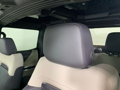 New 2026 GMC Hummer EV 4x4 Crew Cab w/ LPO, Dark Essentials Package image 14